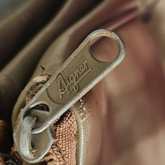 Etienne Aigner Brown Vintage Bag with Adjustable Strap and Zipper Closure - Picture 11 of 15